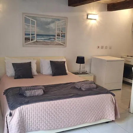 Spqr Apartment